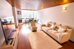 Stylish Urban Escape 3-Bedroom Home - Upperclass Neighborhood
